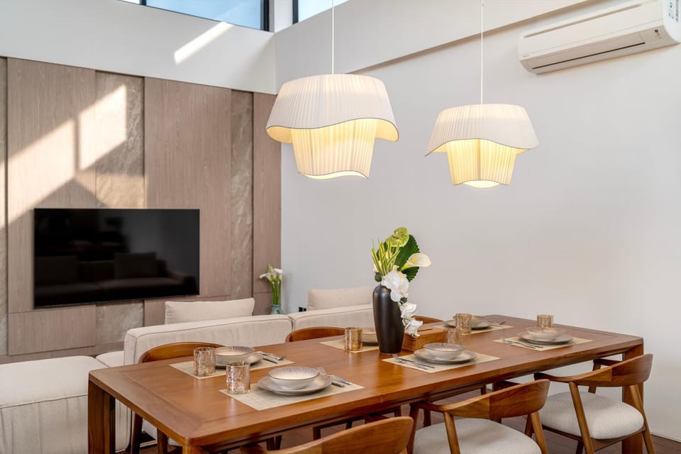 Seating area, Dining area, air conditioner