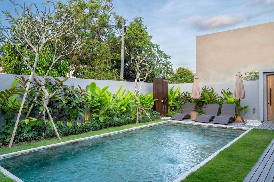 Property building, Swimming pool