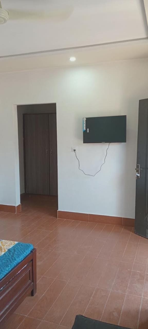 Furnished Rooms For Male At Canal Villas Apartment hotel in Punjab