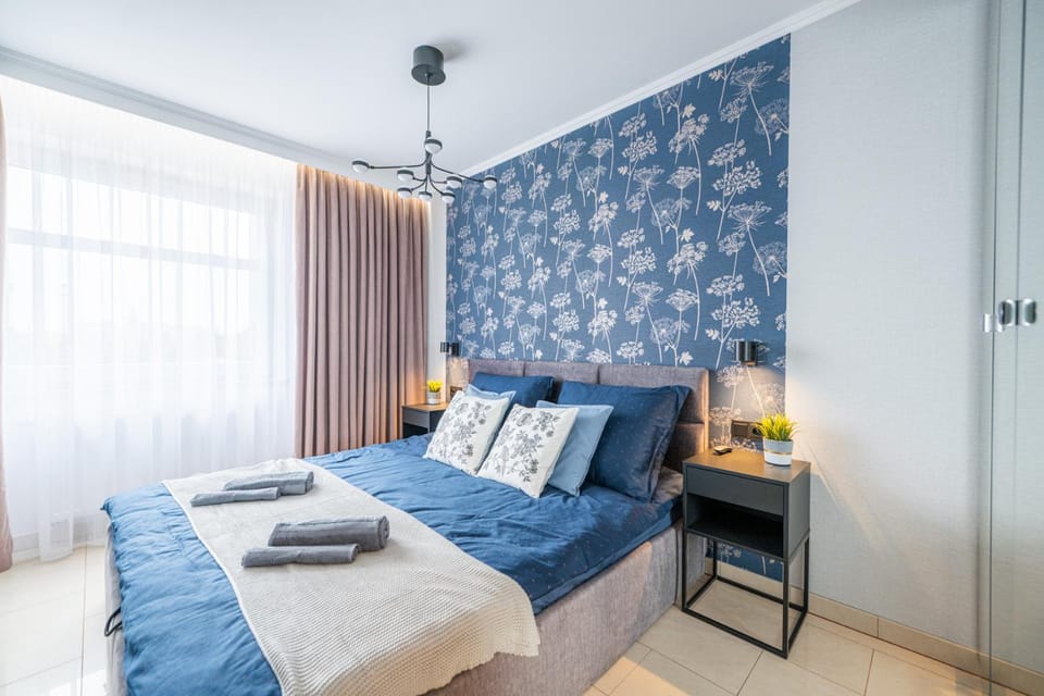 Bed, TV and multimedia, Bedroom, wardrobe, air conditioner