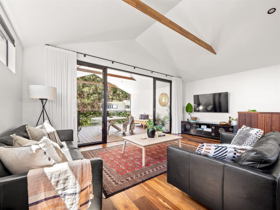 Communal lounge/ TV room, TV and multimedia, Living room