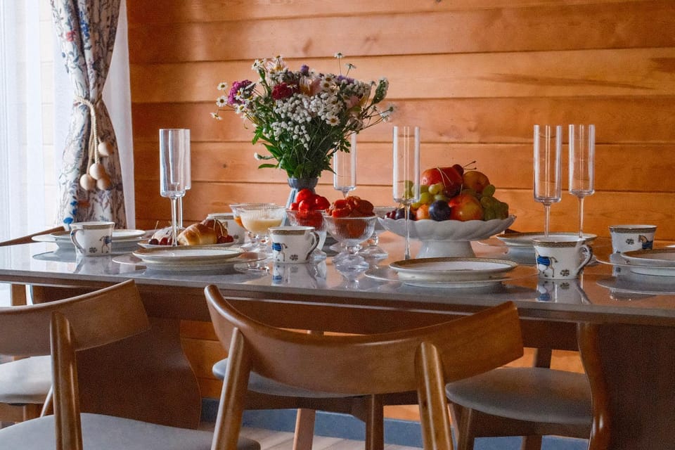 Food and drinks, Dining area, Food, Lunch, Drinks
