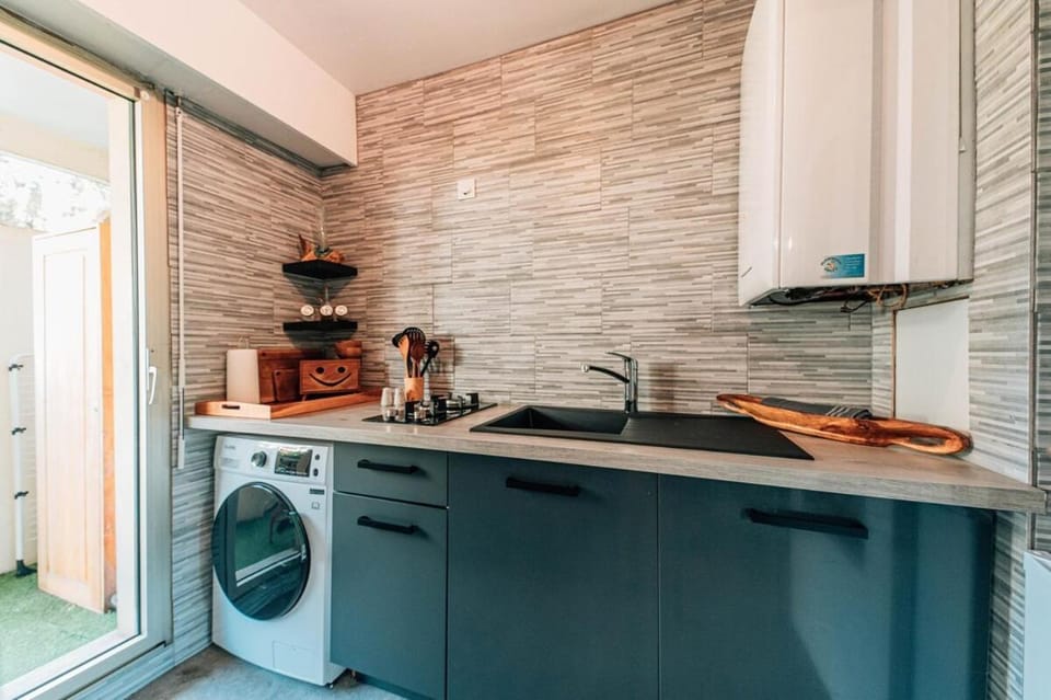 Studio Riviera · Piscine & Terrasse Saint-Raphaël Apartment in Saint-Raphael