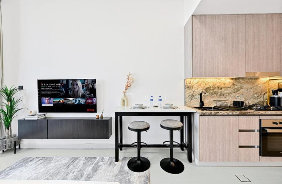TV and multimedia, Kitchen or kitchenette, Dining area