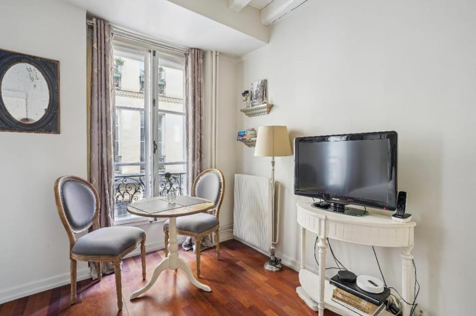 Paris 7e Studio Cosy Musee du Louvre a 2 pas Apartment in Paris