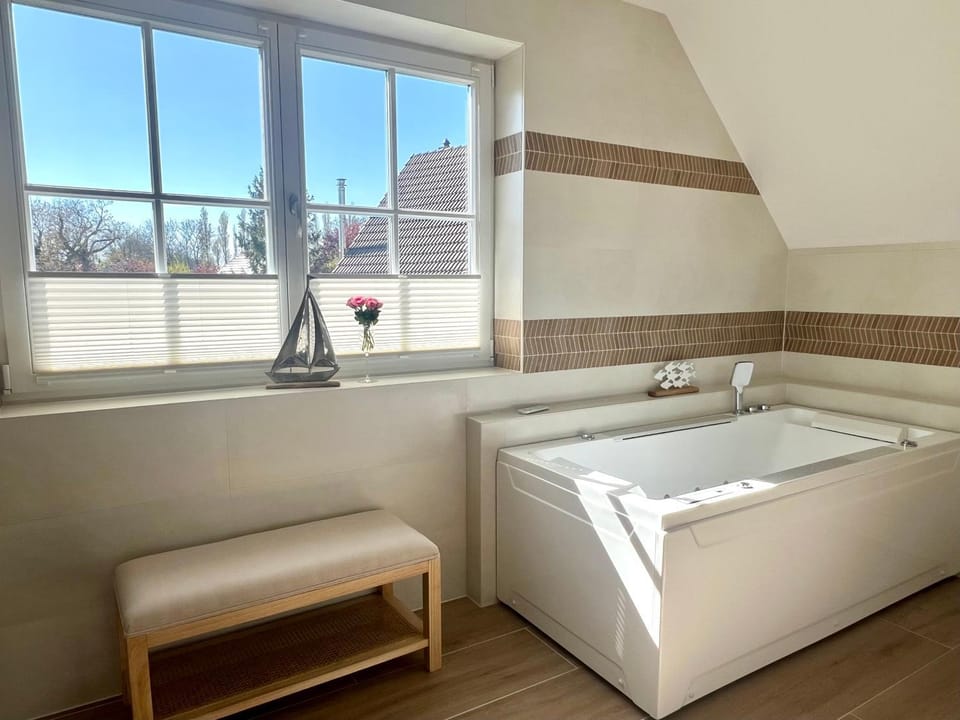 Bathroom, Bath