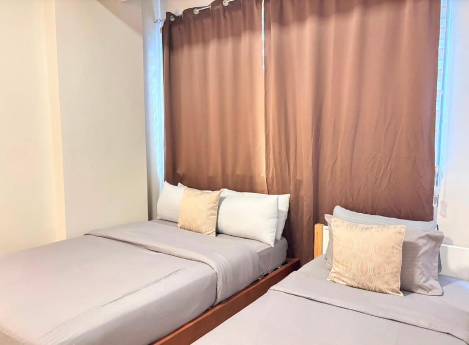 Spacious Room for 6pax at One Manchester Place Apartment in Lapu-Lapu City