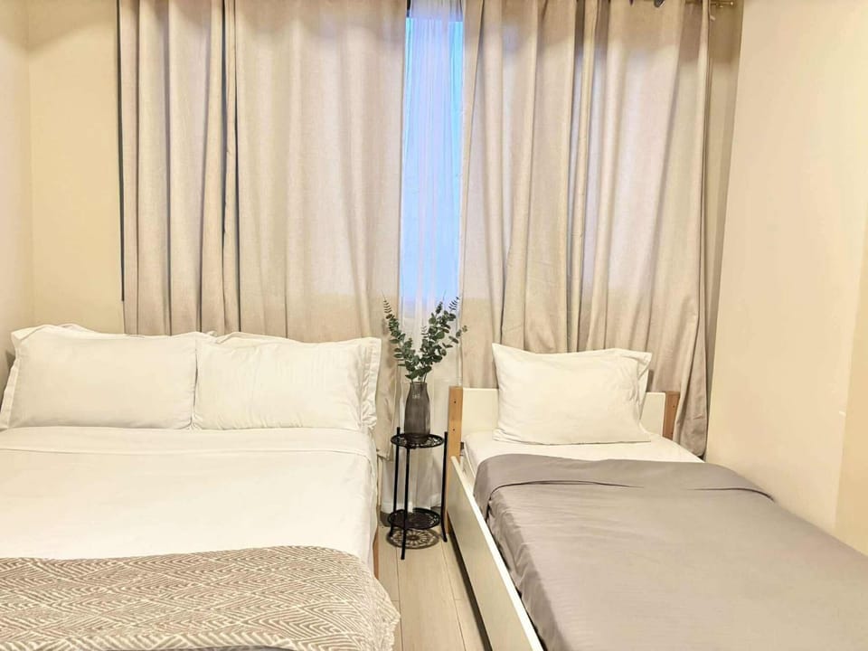 Spacious Room for 6pax at One Manchester Place Apartment in Lapu-Lapu City