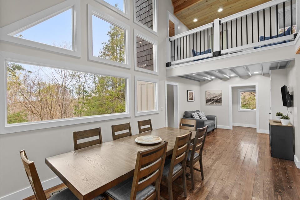 Elevation Escape House in Beech Mountain