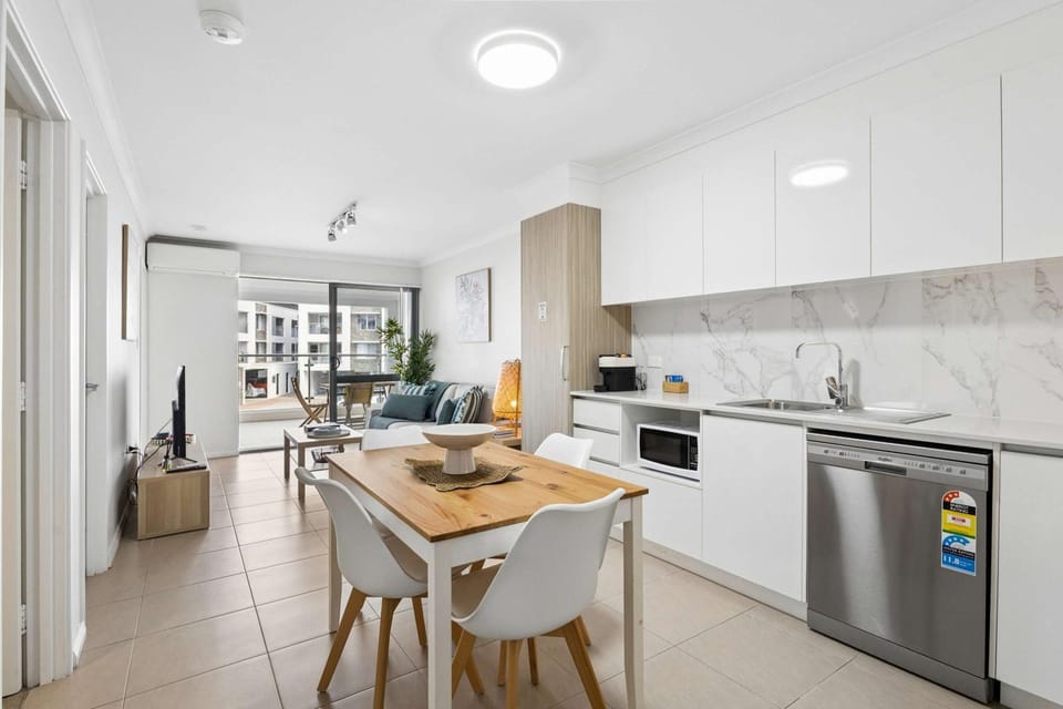 2BR Unit in Rockingham Near Shops and Beach Apartment in Perth