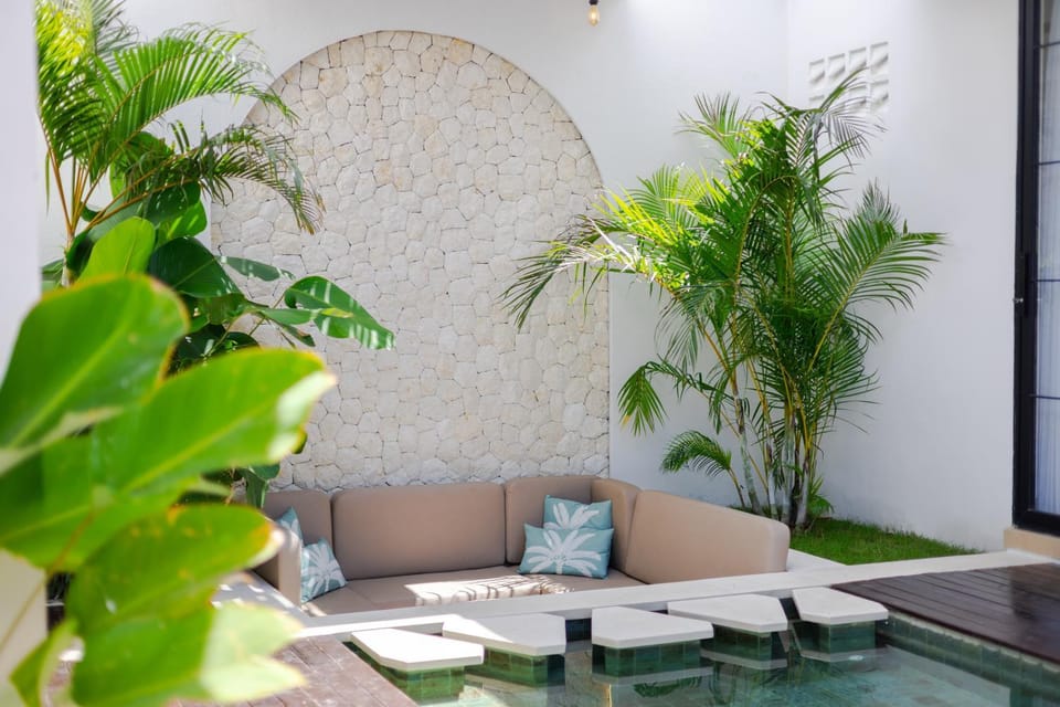 Seating area, Swimming pool