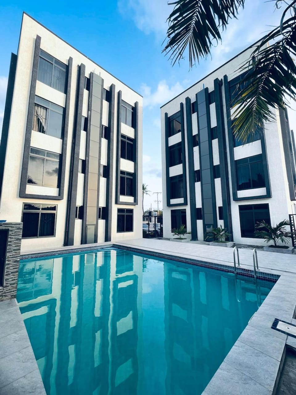 Nest Home with Fast WiFi and Swimming Pool Apartment in City of Dar es Salaam