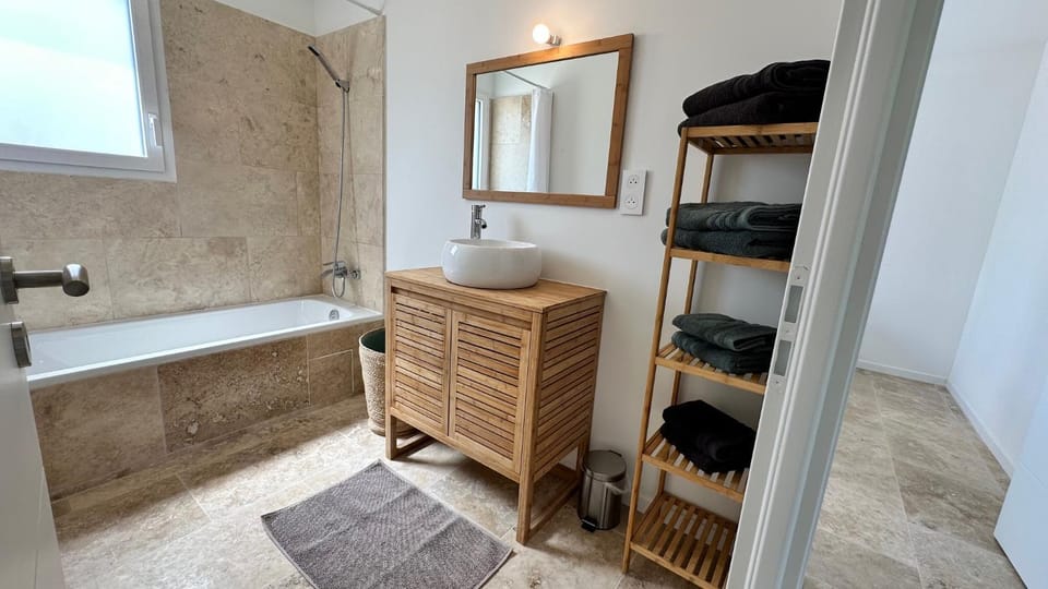 Shower, Bathroom, towels