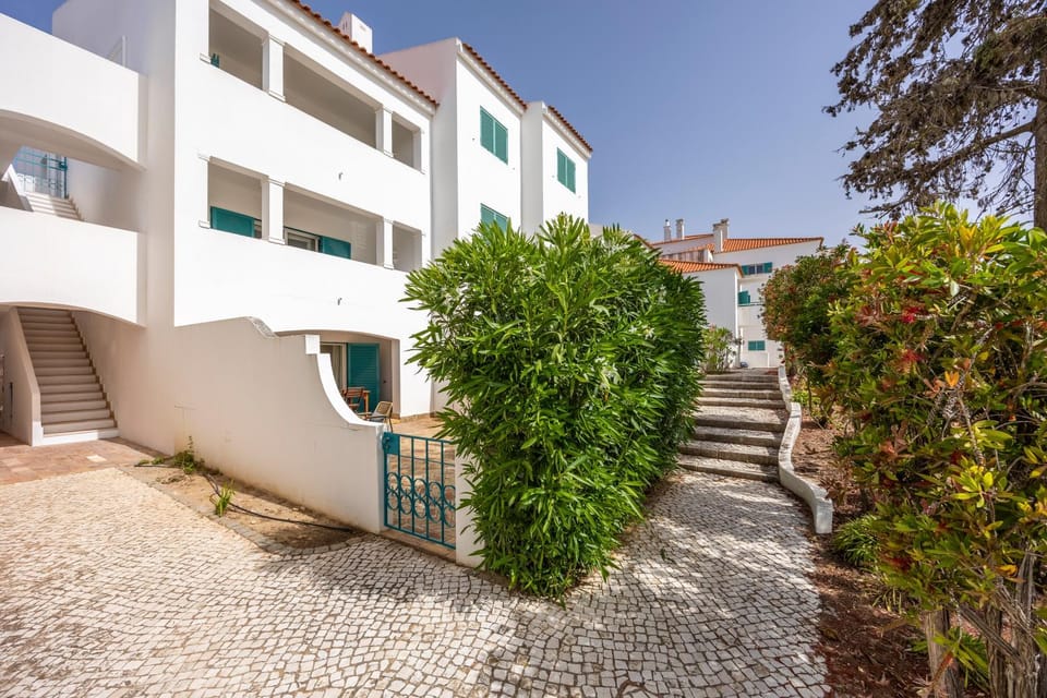 Apartment with Terrace in Prainha Resort, A short 200-meter walk to the beach, by QoZzy Apartment in Alvor