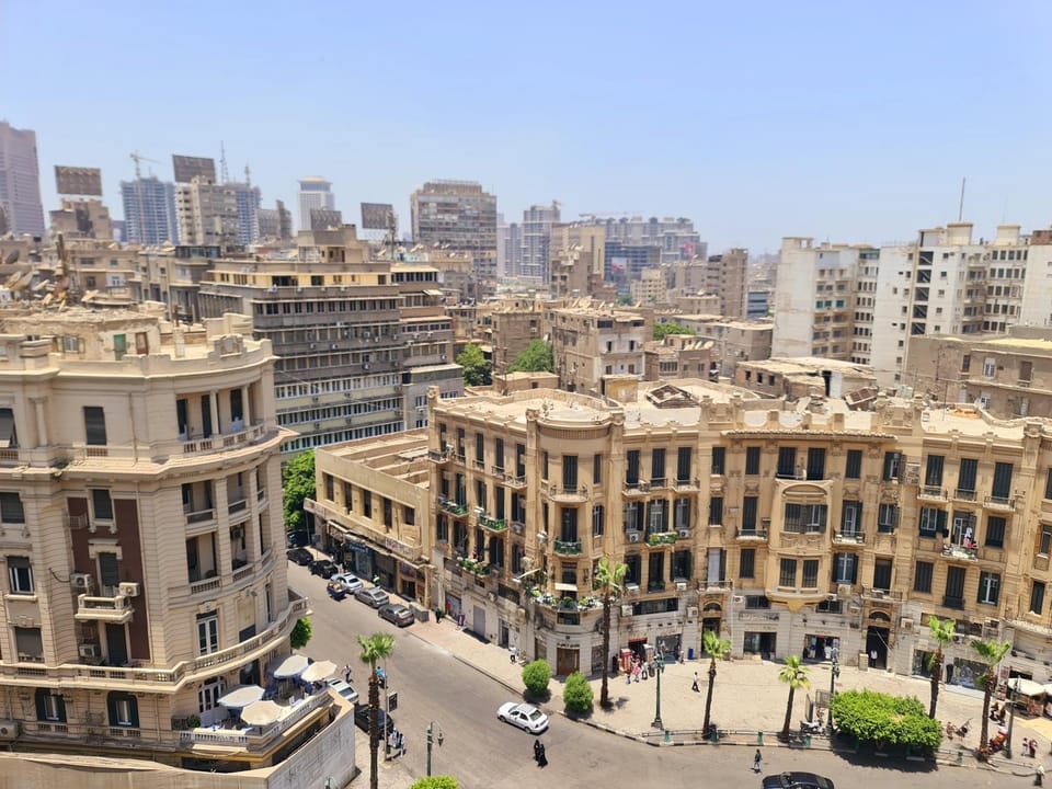 Property building, Day, Neighbourhood, Bird's eye view, City view, Street view, Location, Parking