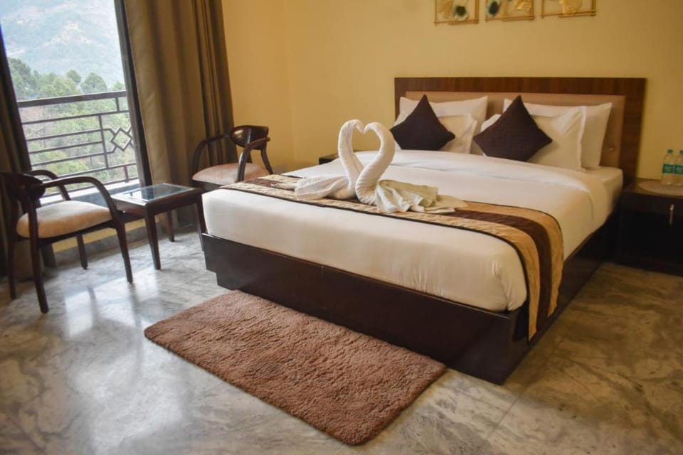 Pinewood Manor Hotel in Himachal Pradesh