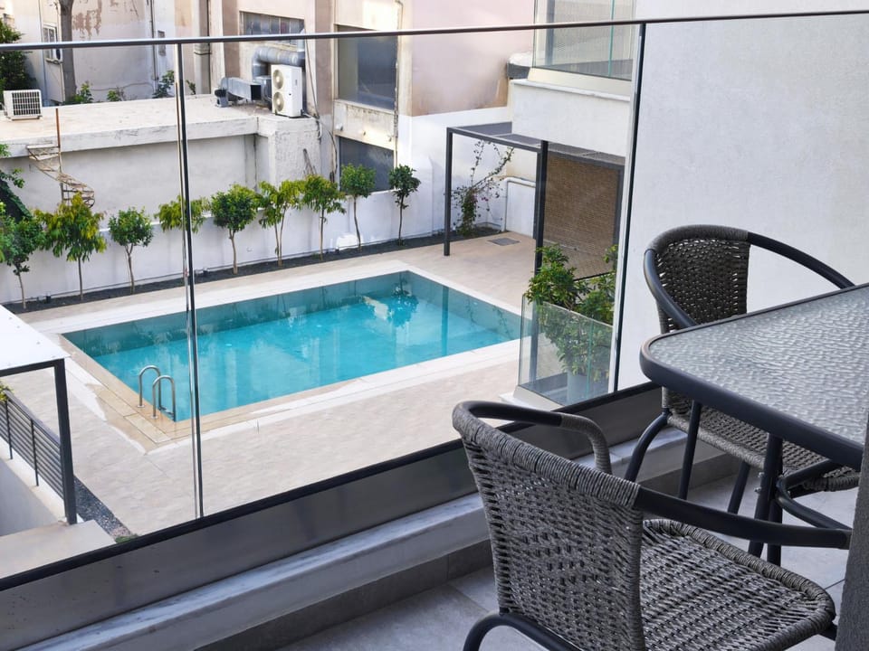 Balcony/Terrace, Pool view
