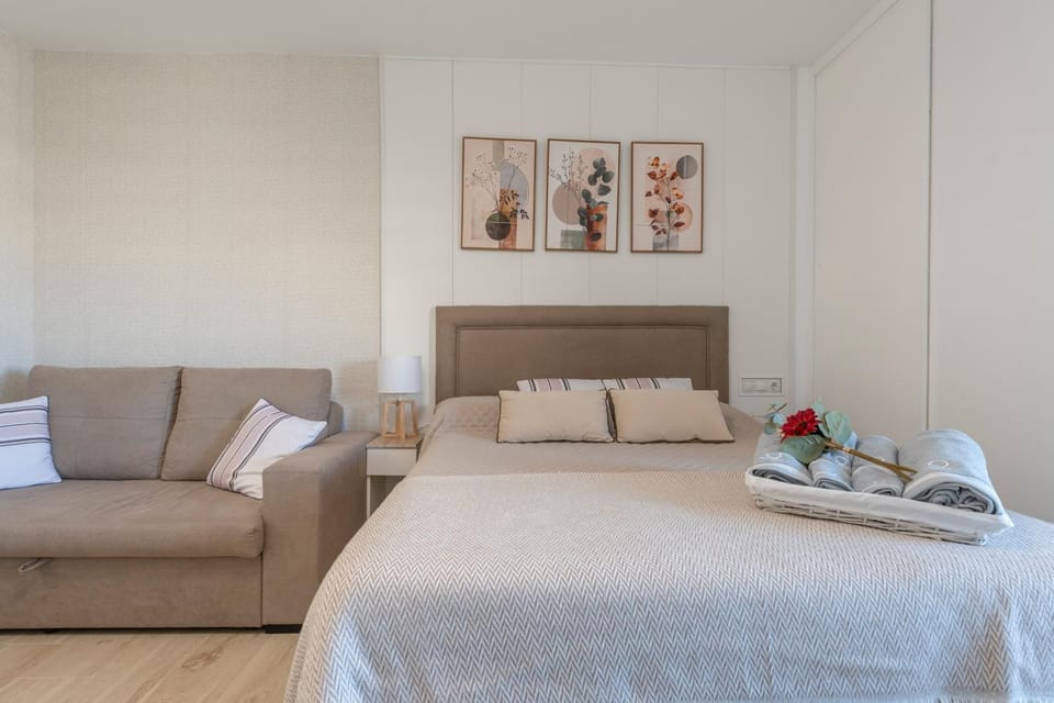 Benal Beach Sea View Studio Apartment in Benalmadena