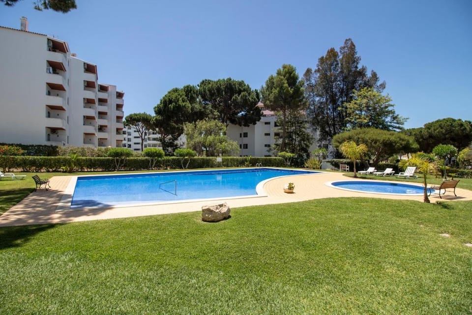 Topázio Studio Apartment in Quarteira