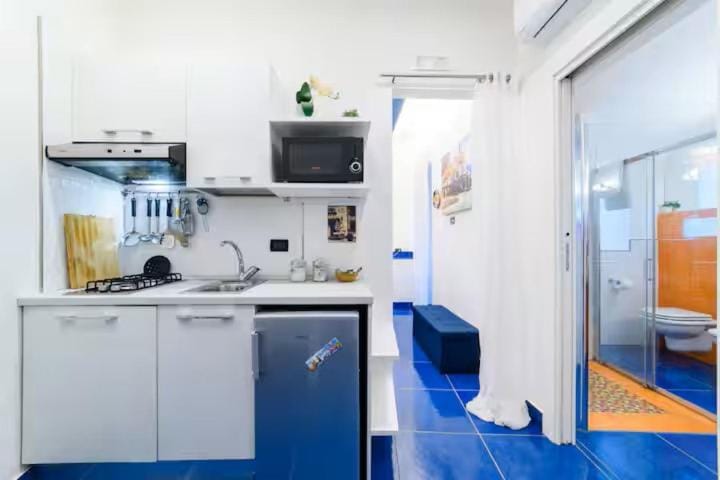Kitchen or kitchenette, kitchen
