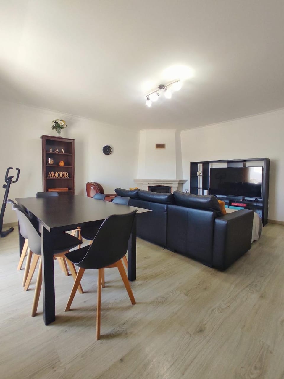 Sunset Balcony Duplex Apartment in Lisbon District