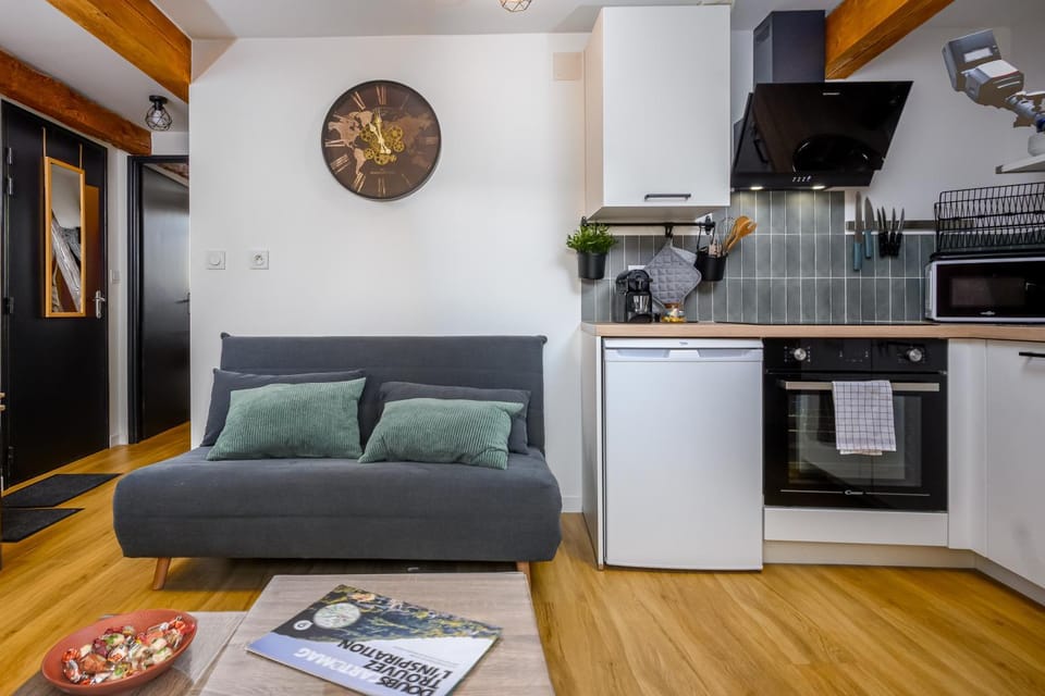 Le 38-Appart'Hôtel-GregIMMO Apartment in Montbéliard