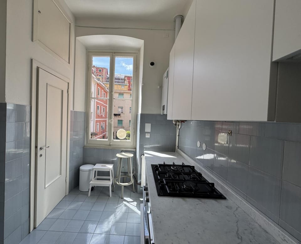 Kitchen or kitchenette, Dining area, stove
