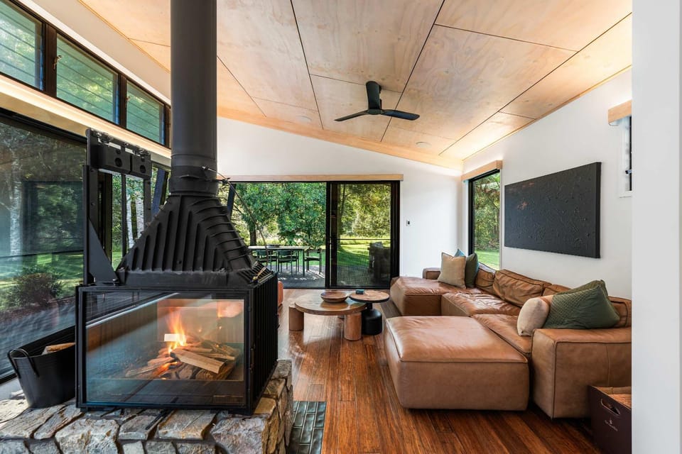 Whispering Creek - Luxury Off Grid Escape House in Tallebudgera