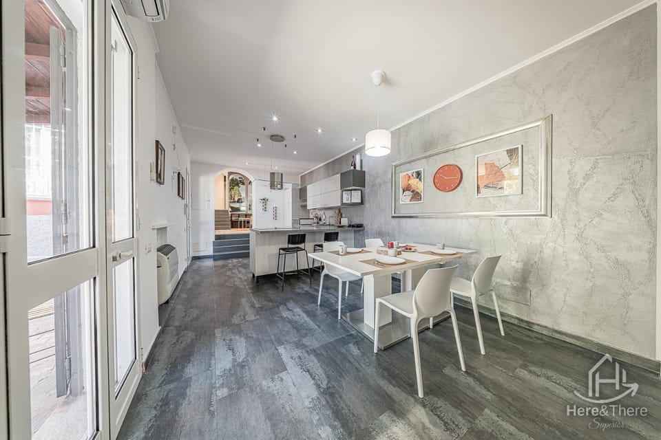 Kitchen or kitchenette, Living room, Dining area