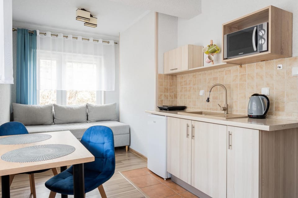 TV and multimedia, Coffee/tea facilities, Kitchen or kitchenette, Seating area, Dining area