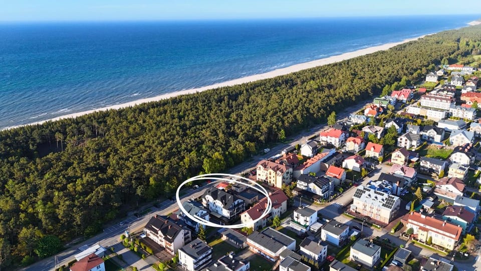 Property building, Day, Neighbourhood, Natural landscape, Bird's eye view, Beach, Sea view, Location