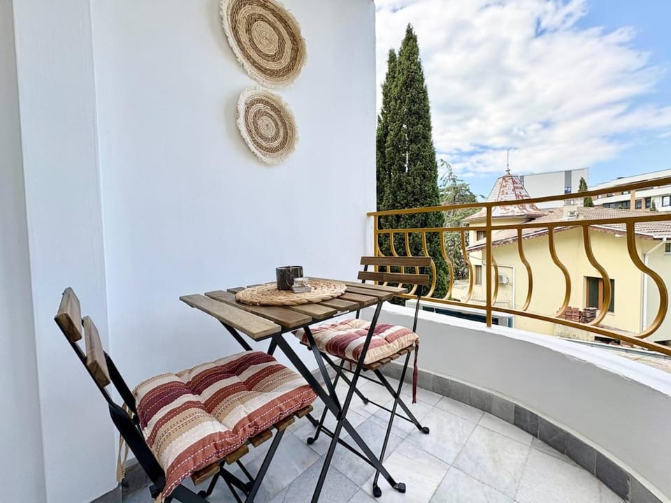 View (from property/room), Balcony/Terrace, Seating area