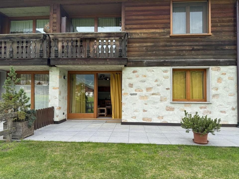 Property building, Garden, Garden view