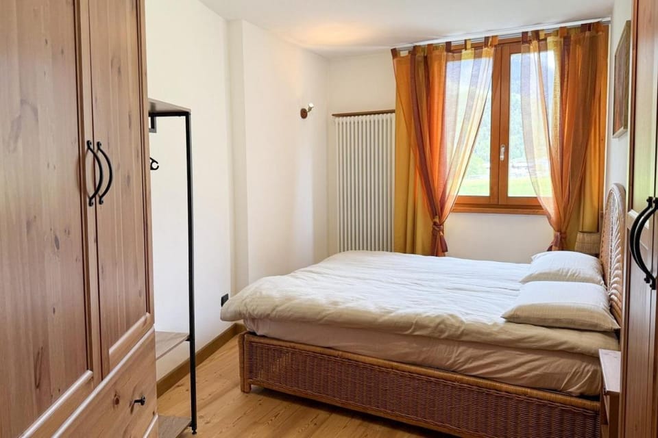 Bed, Photo of the whole room, Bedroom, wardrobe