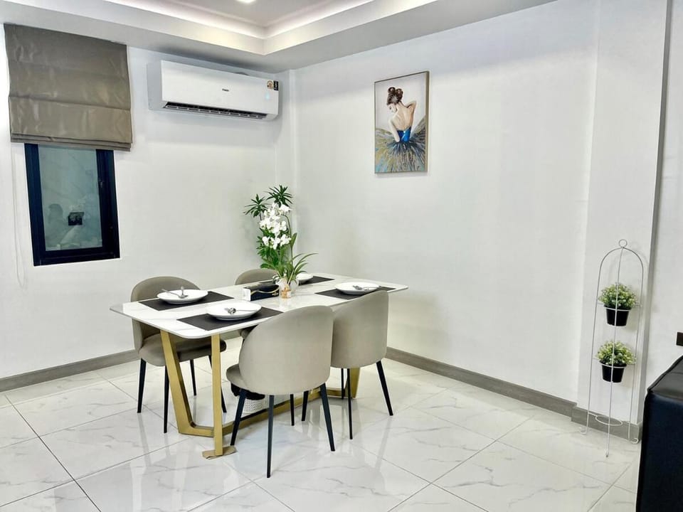 c1邻家小墅 联排度假别墅 近市中心 中天海滩 唐人街 步行街 Villa in Pattaya City