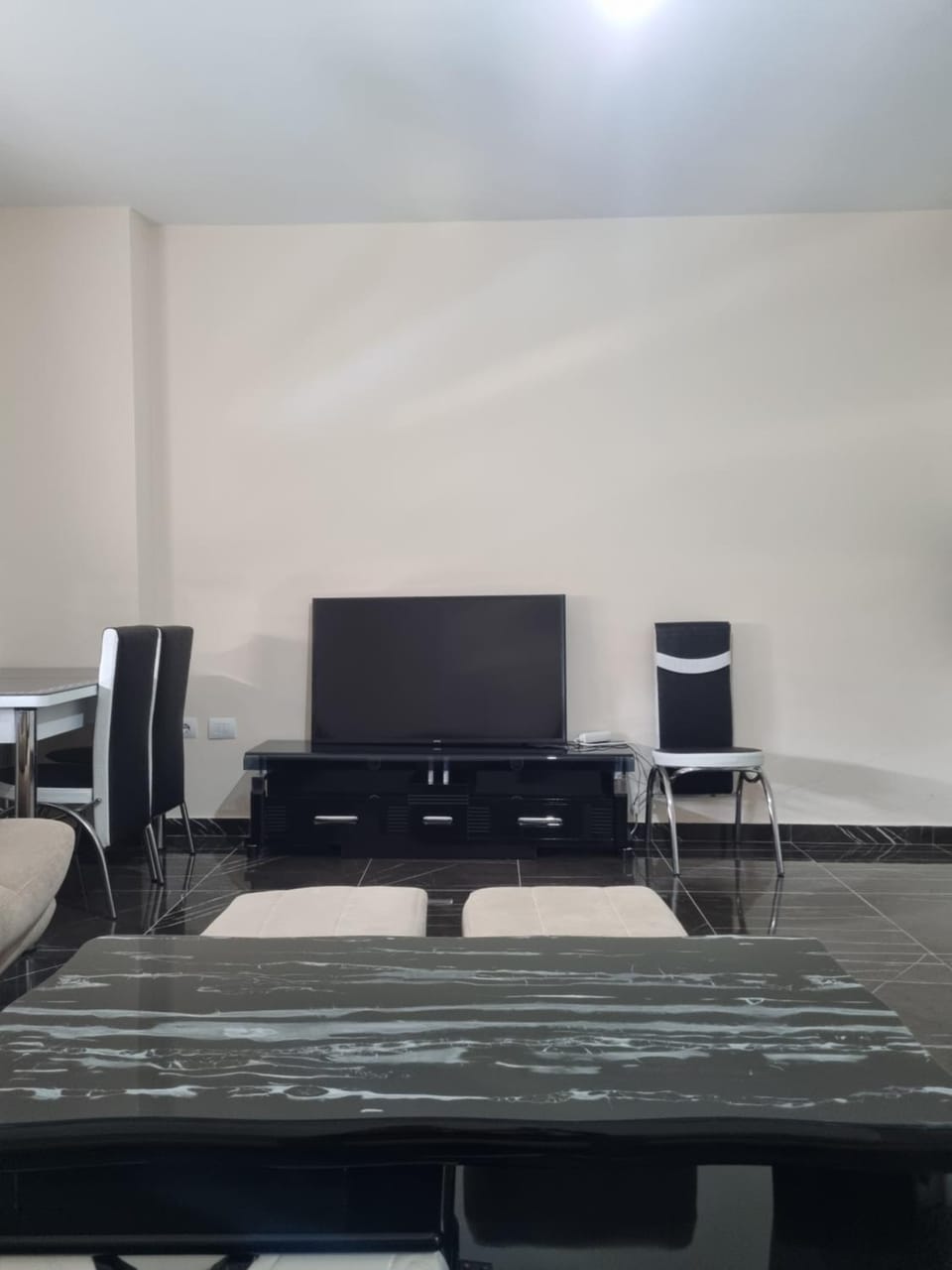 King and full service Apartment in Europe