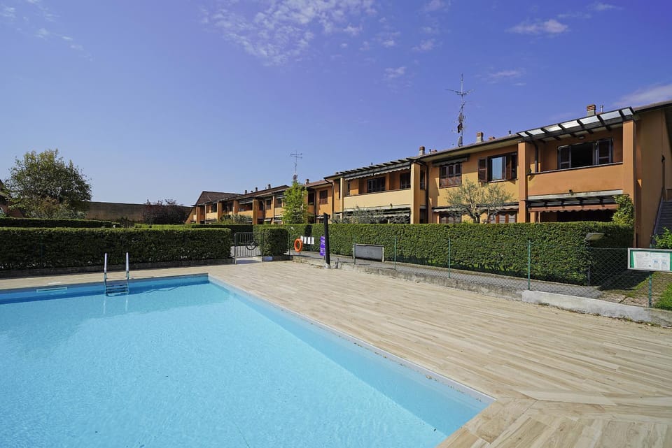 Garden and pool retreat Apartment in Sirmione