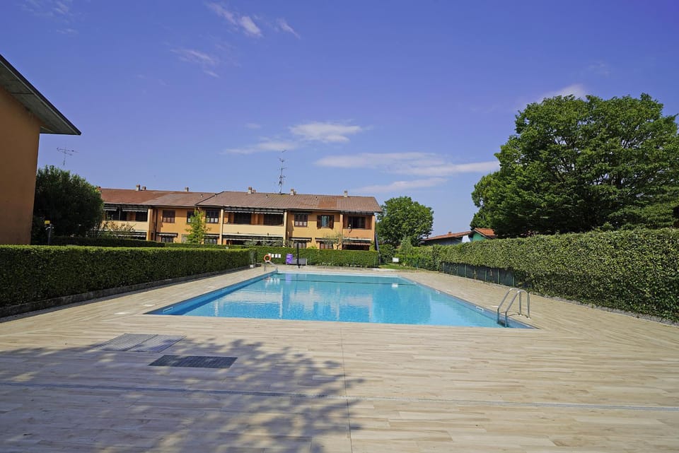 Garden and pool retreat Apartment in Sirmione