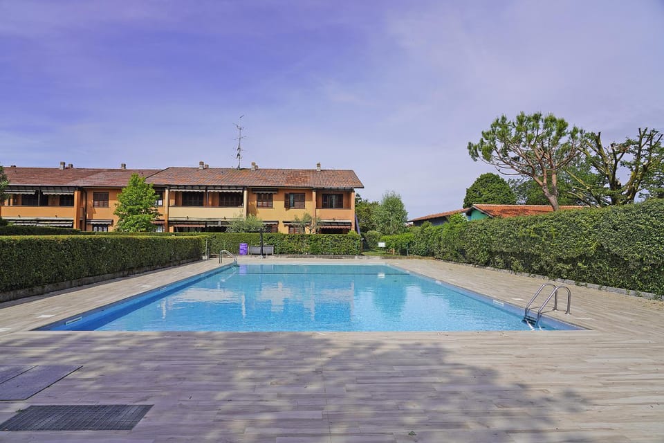 Garden and pool retreat Apartment in Sirmione