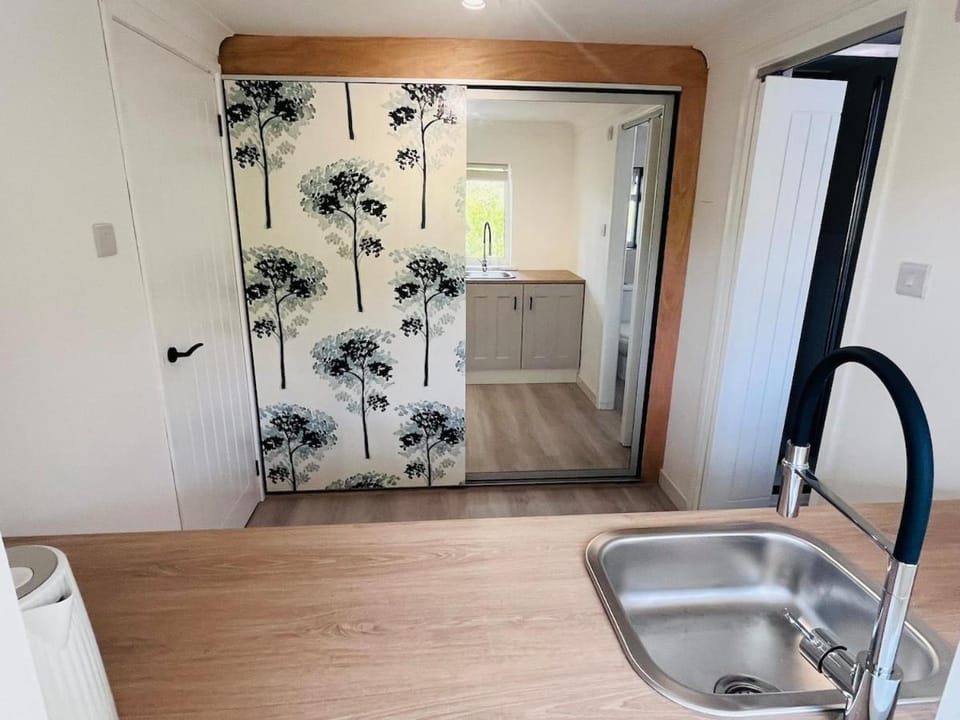 Modern apartment with sea and forest views Apartment in Paignton