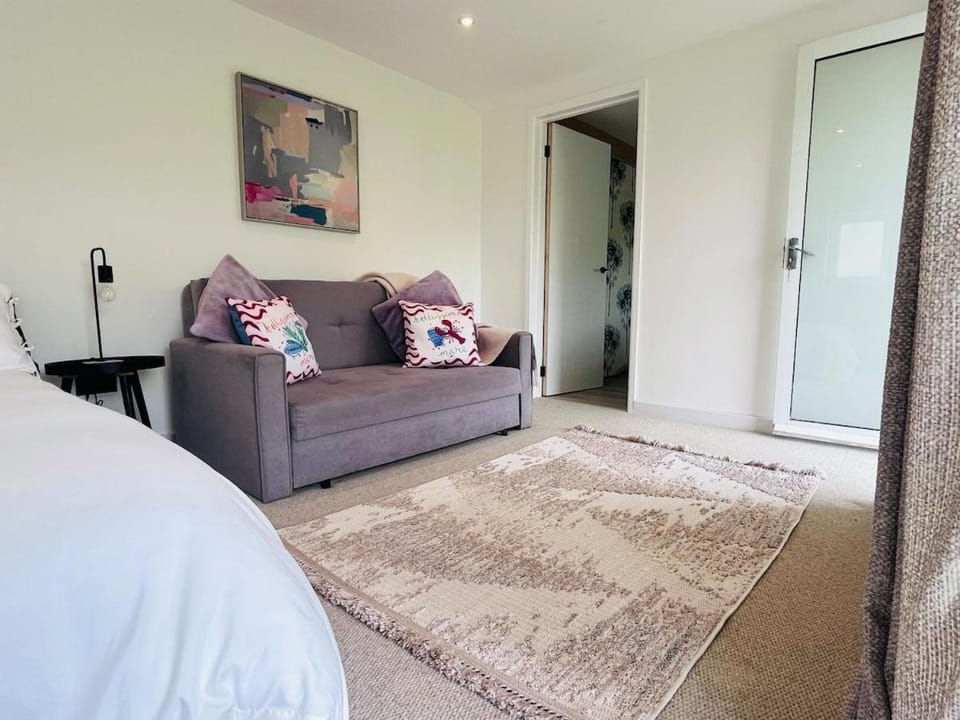 Modern apartment with sea and forest views Apartment in Paignton