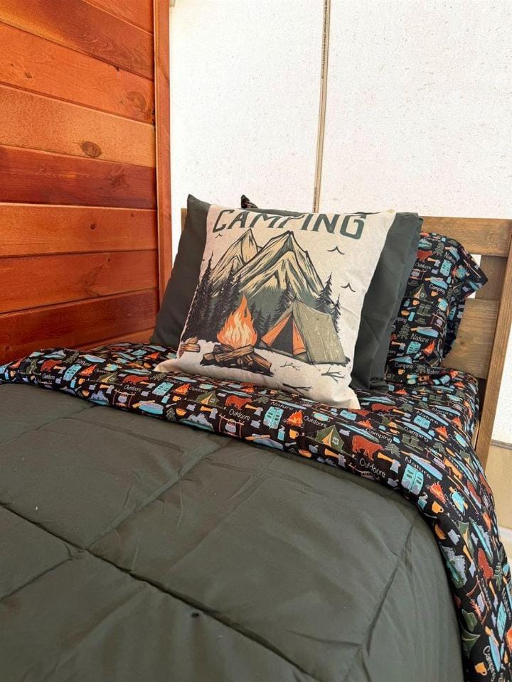 Gorgeous Secluded Tented Cabin Fire Pit Provided in Cassville, Missouri Cabin in Roaring River Township