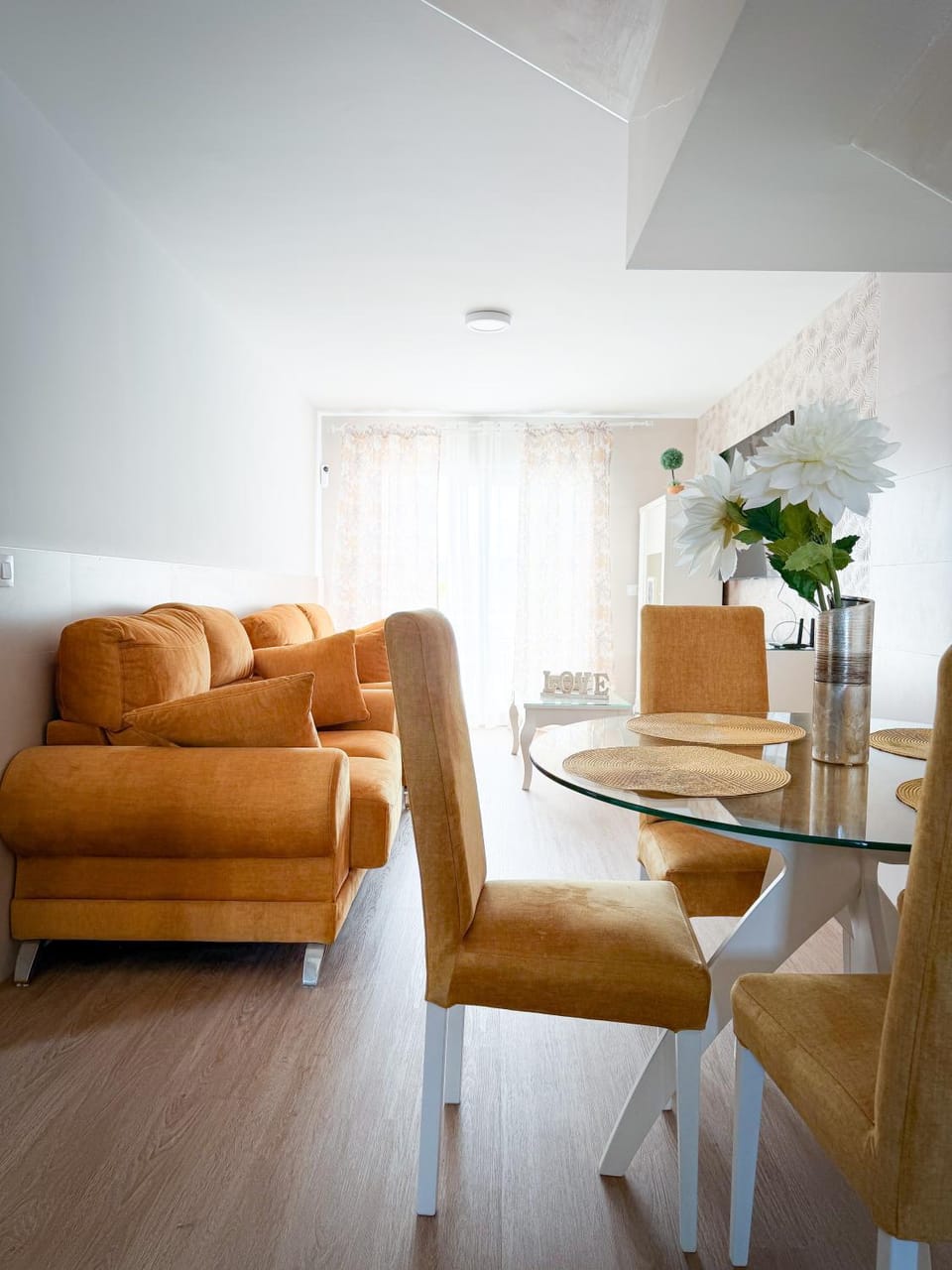 Communal lounge/ TV room
