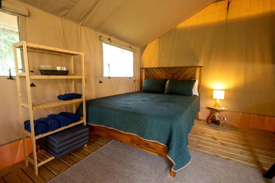Cozy Lakeside Safari Tent on a Fantastic Resort for an Unforgettable Family Glamping Adventure in Onalaska, Texas Luxury tent in Lake Livingston