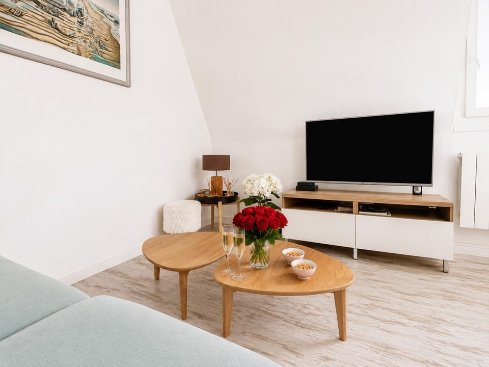 Charmant T2 cosy, vue mer et parking, plage à pied Apartment in Benerville-sur-Mer