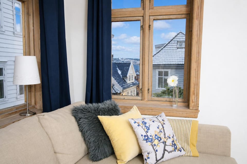 3 Min Walk to Bryggen - Spacious & Bright Apartment in Bergen