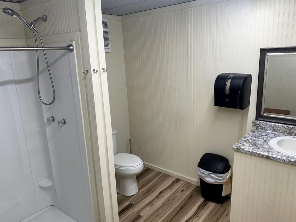 Glamping Getaway on Lake Livingston in Onalaska, TX Luxury tent in Lake Livingston