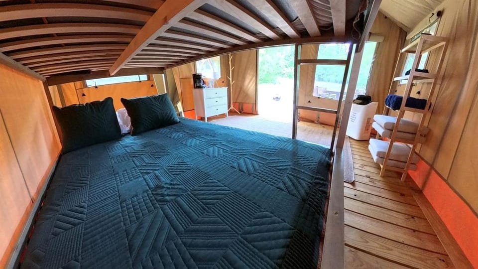 Glamping Getaway on Lake Livingston in Onalaska, TX Luxury tent in Lake Livingston