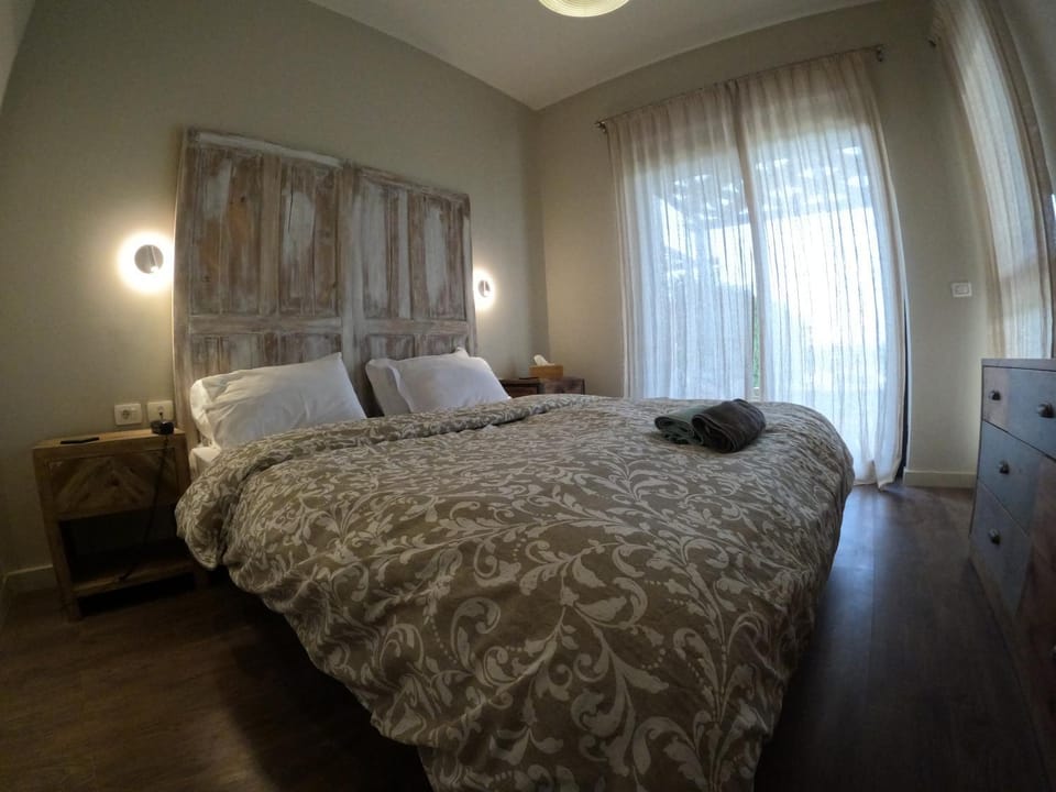 Bed, Photo of the whole room, Bedroom, furniture