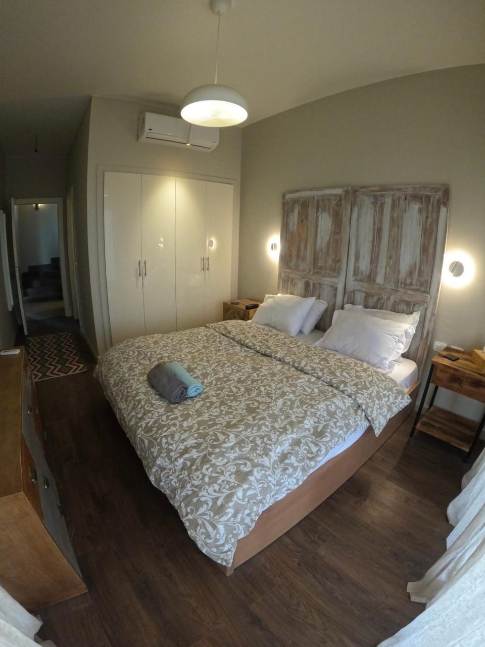 Bed, Bedroom, wardrobe, air conditioner
